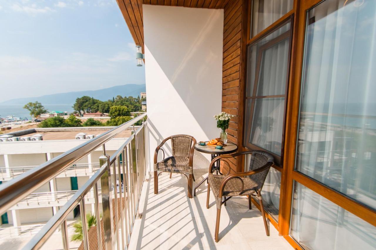 Hotel Aquamarine Family Club Gagra Exterior foto